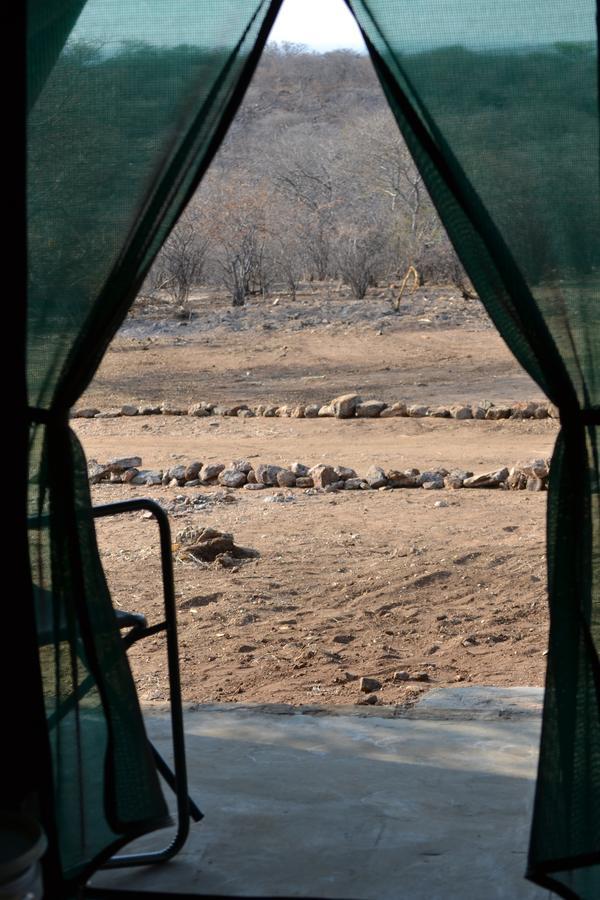 Tana Safaris Bush Camp Hotel Otjiwarongo Ngoại thất bức ảnh