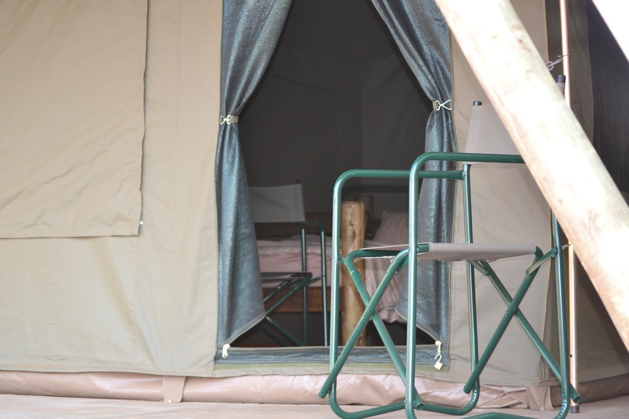 Tana Safaris Bush Camp Hotel Otjiwarongo Ngoại thất bức ảnh